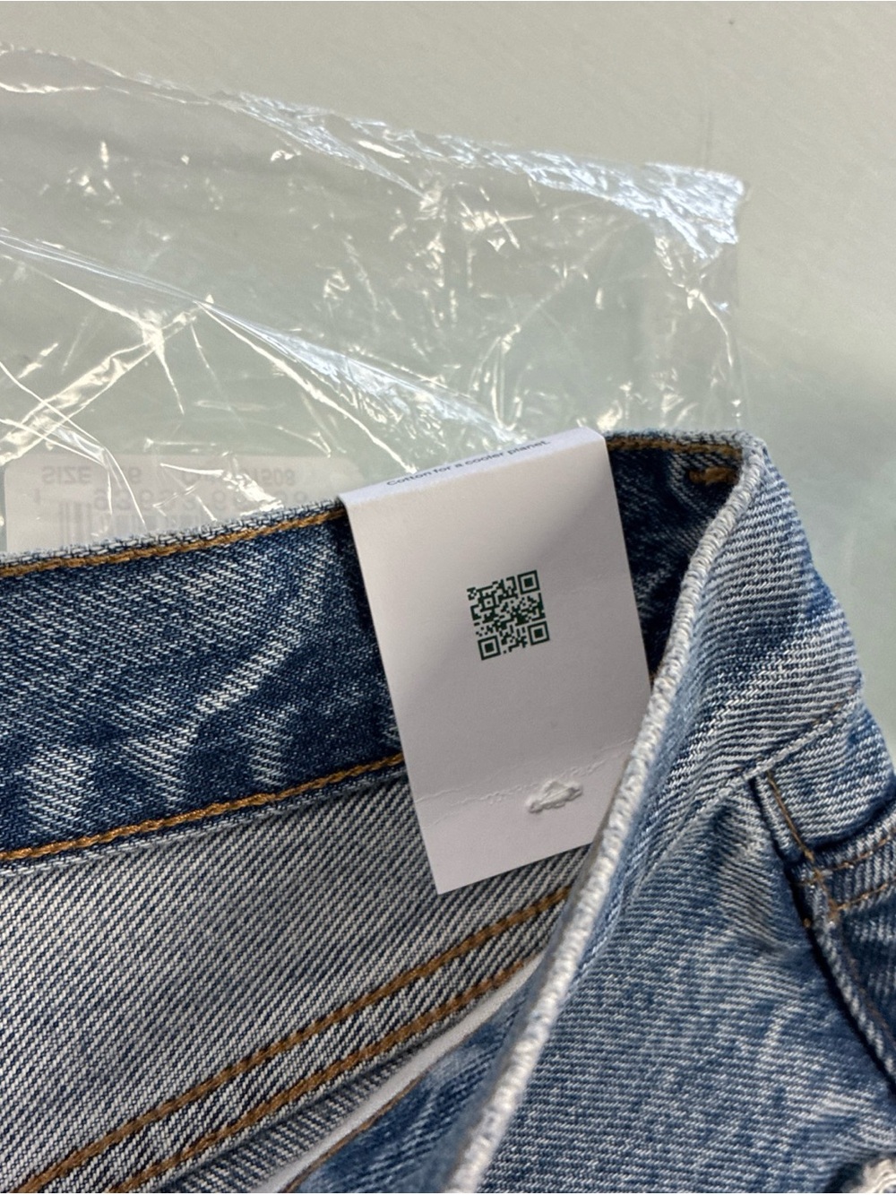 AGOLDE Parker High Rise Denim Cut Off Shorts Light Wash Blue Cotton SZ 26 NWT - Picture 16 of 16